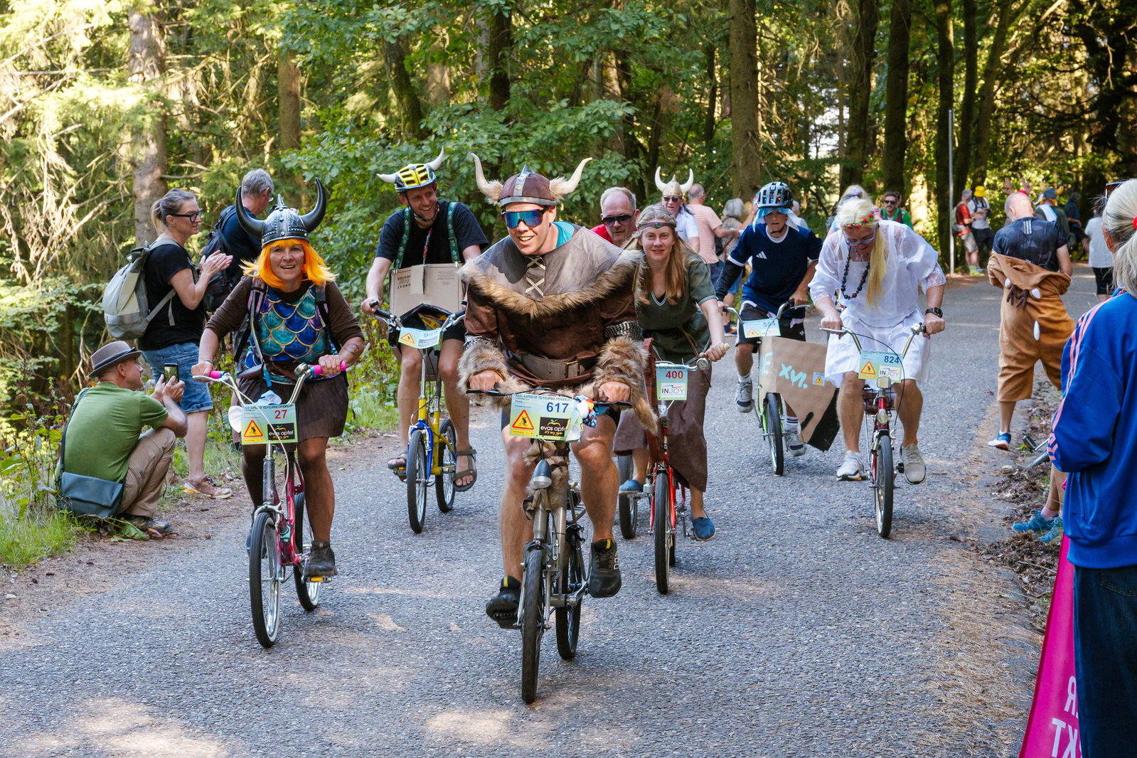 Der Spaß steht bei dem Kalmit-Klapprad-Cup im Mittelpunkt.