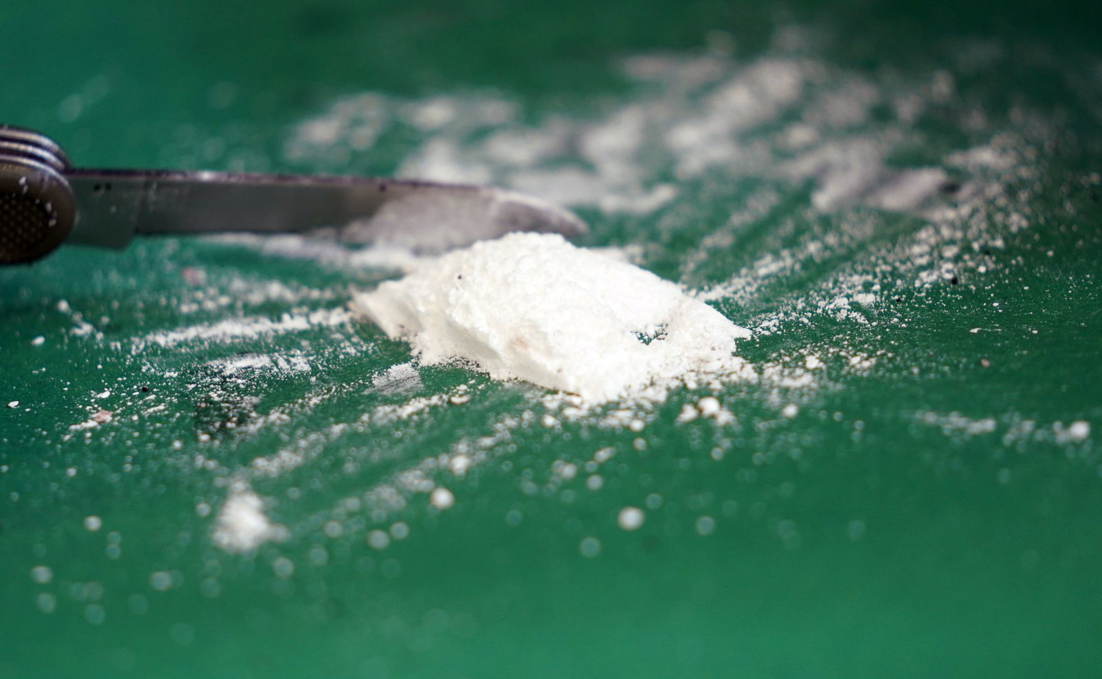 Bei der Durchsuchung stellten die Polizisten unter anderem rund 60 Gramm Kokain sicher. (Symbolbild)