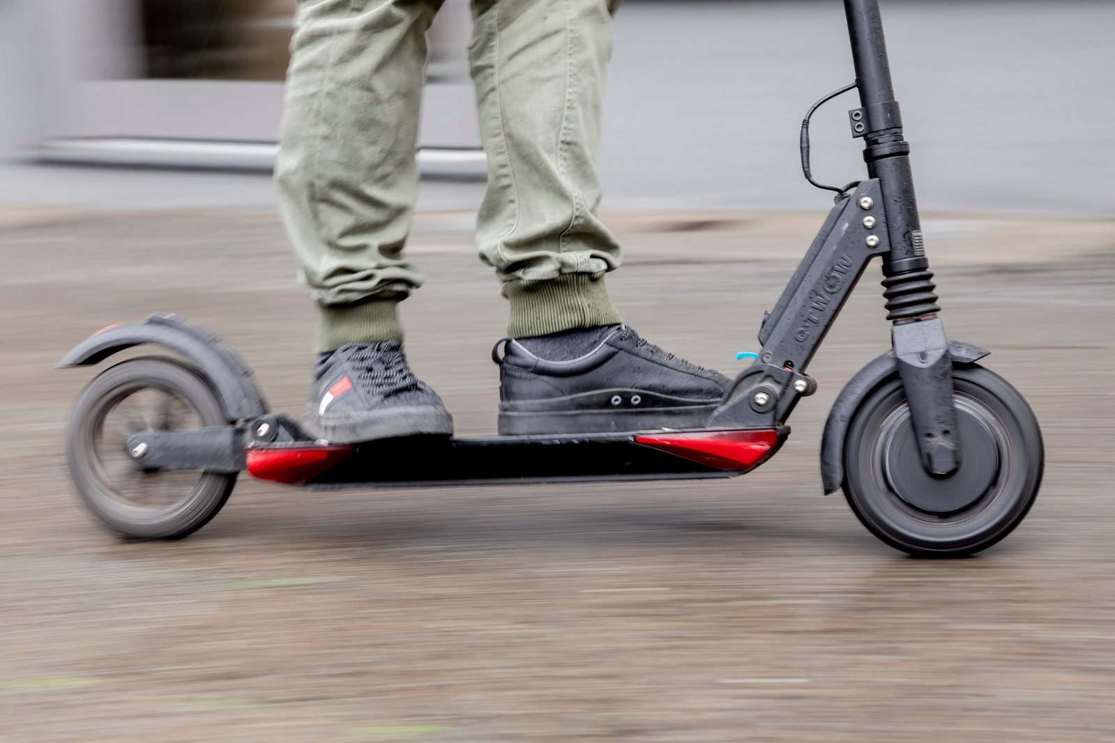 Die Polizei kündigte verstärkte Kontrollen von E-Scooter-Fahrern und Fahrzeugen an. (Symbolbild)