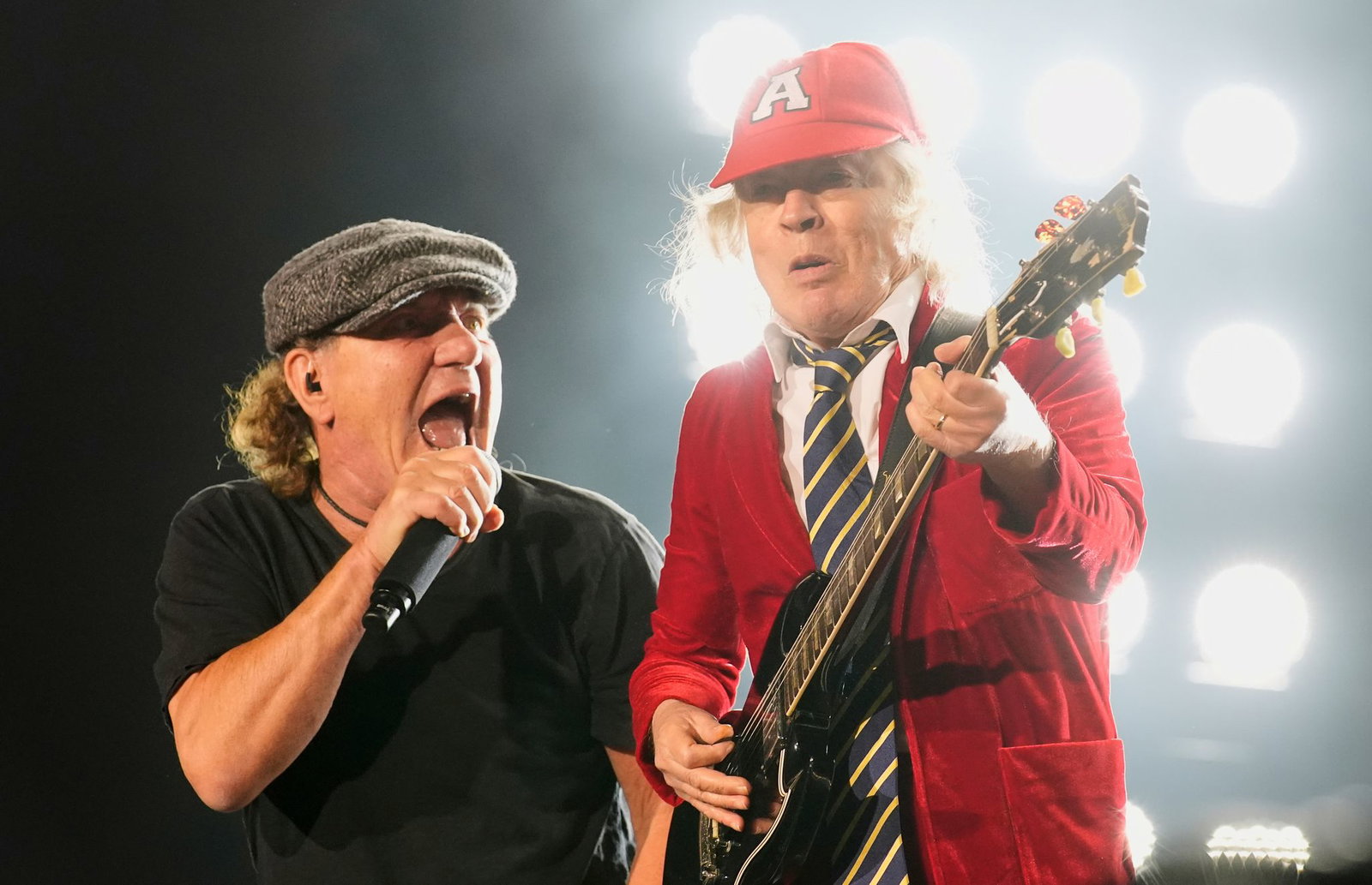 Die Rockband AC/DC wollte eigentlich ein Konzert in Toronto geben. Ein Sturm macht der Band einen Strich durch die Rechnung. (Symbolbild)