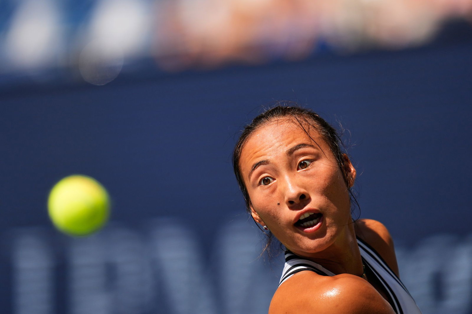 Zheng Qinwen kann ihren Überraschungslauf nicht fortsetzen. 