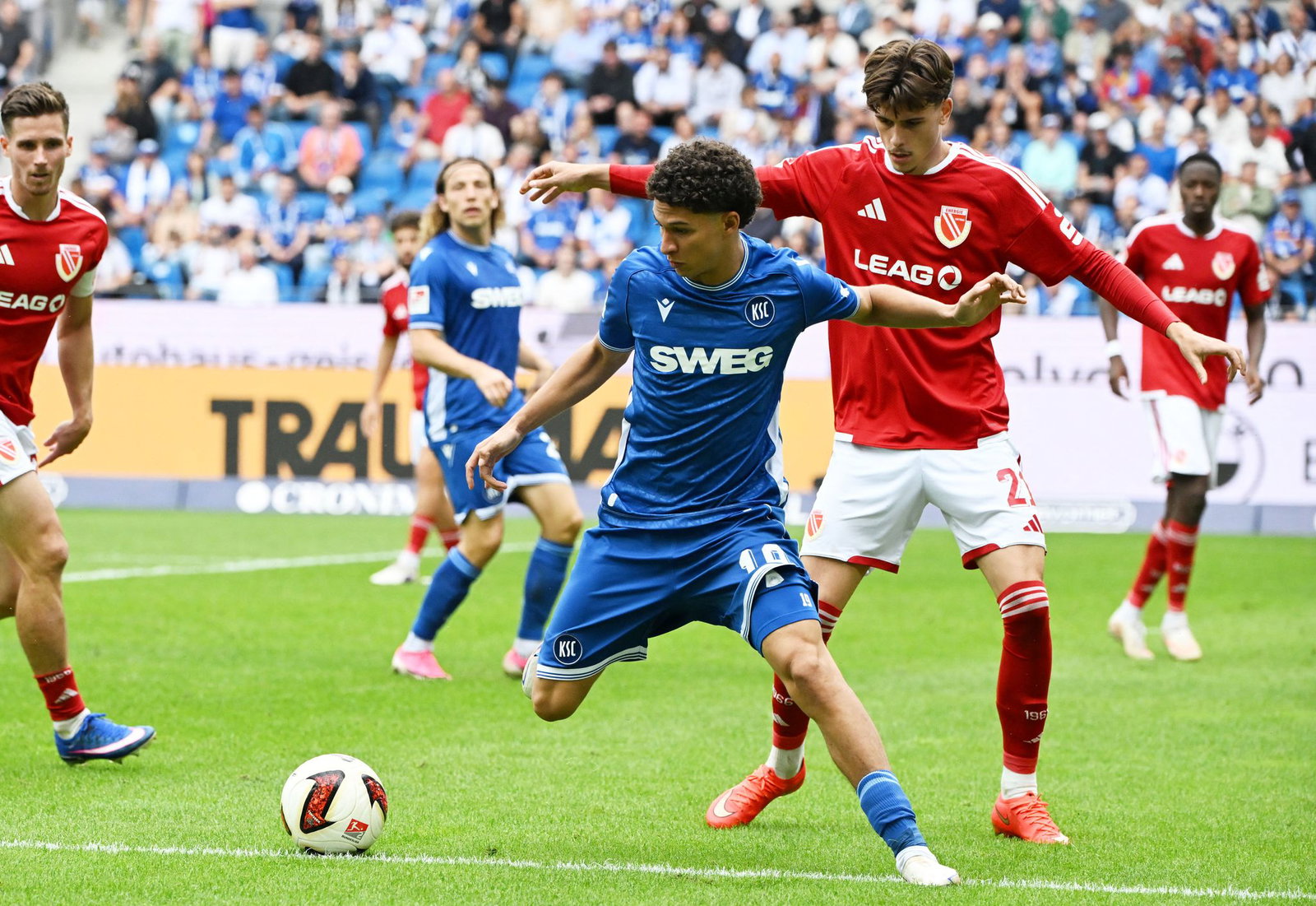 Vergab einige Chancen für den KSC: Louey Ben Farhat (l).