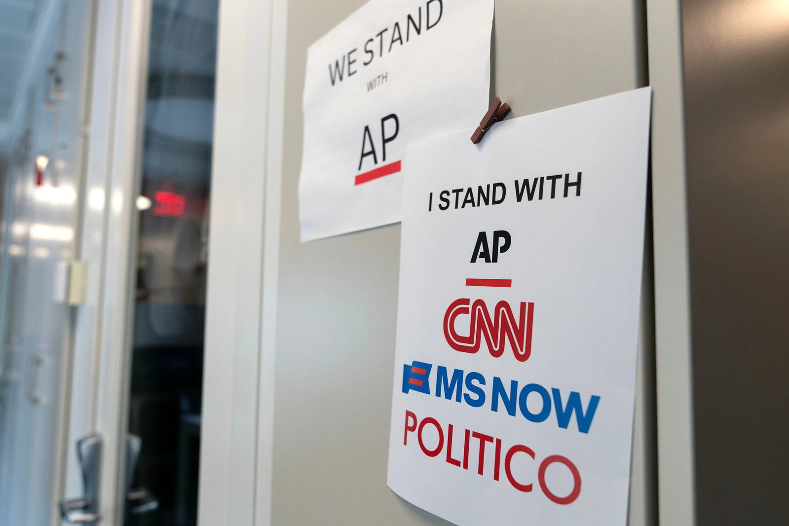 Andere Medien solidarisierten sich mit den geschassten Journalisten.
