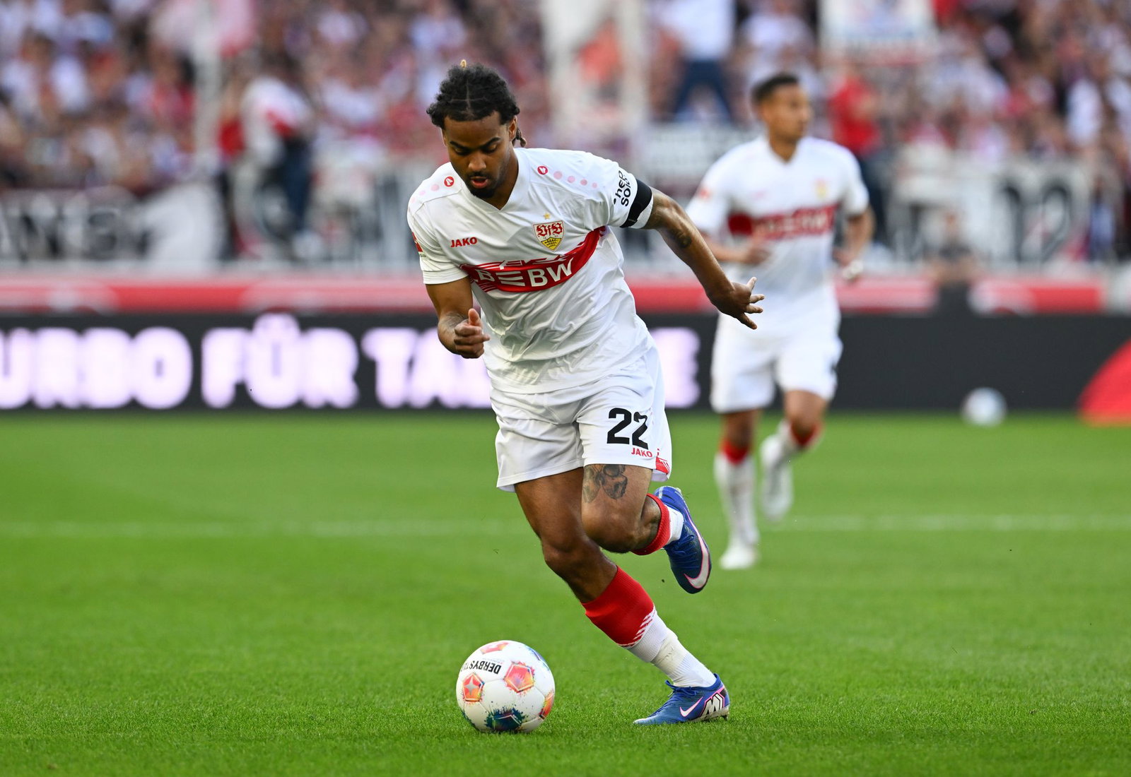 Erzielte ein sehenswertes Tor beim Testspielsieg des VfB Stuttgart gegen Heidenheim: Lorenz Assignon. (Archivbild)