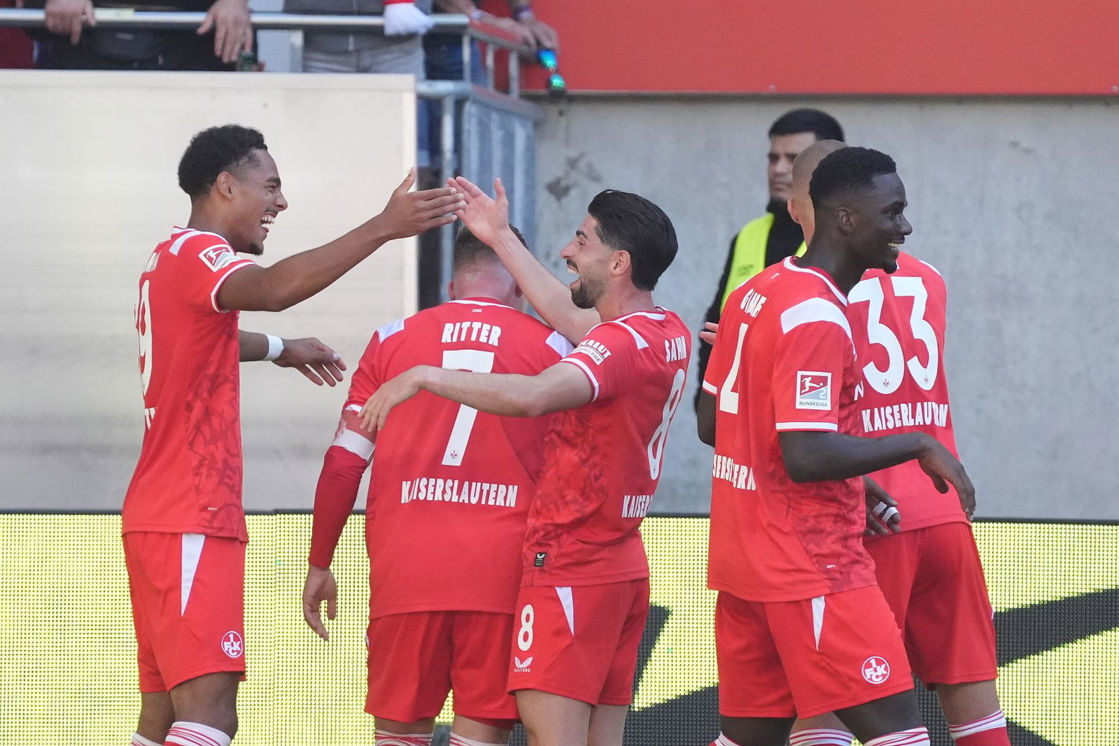 Der 1. FC Kaiserslautern will auch am Samstag in Magdeburg punkten. (Archivbild)