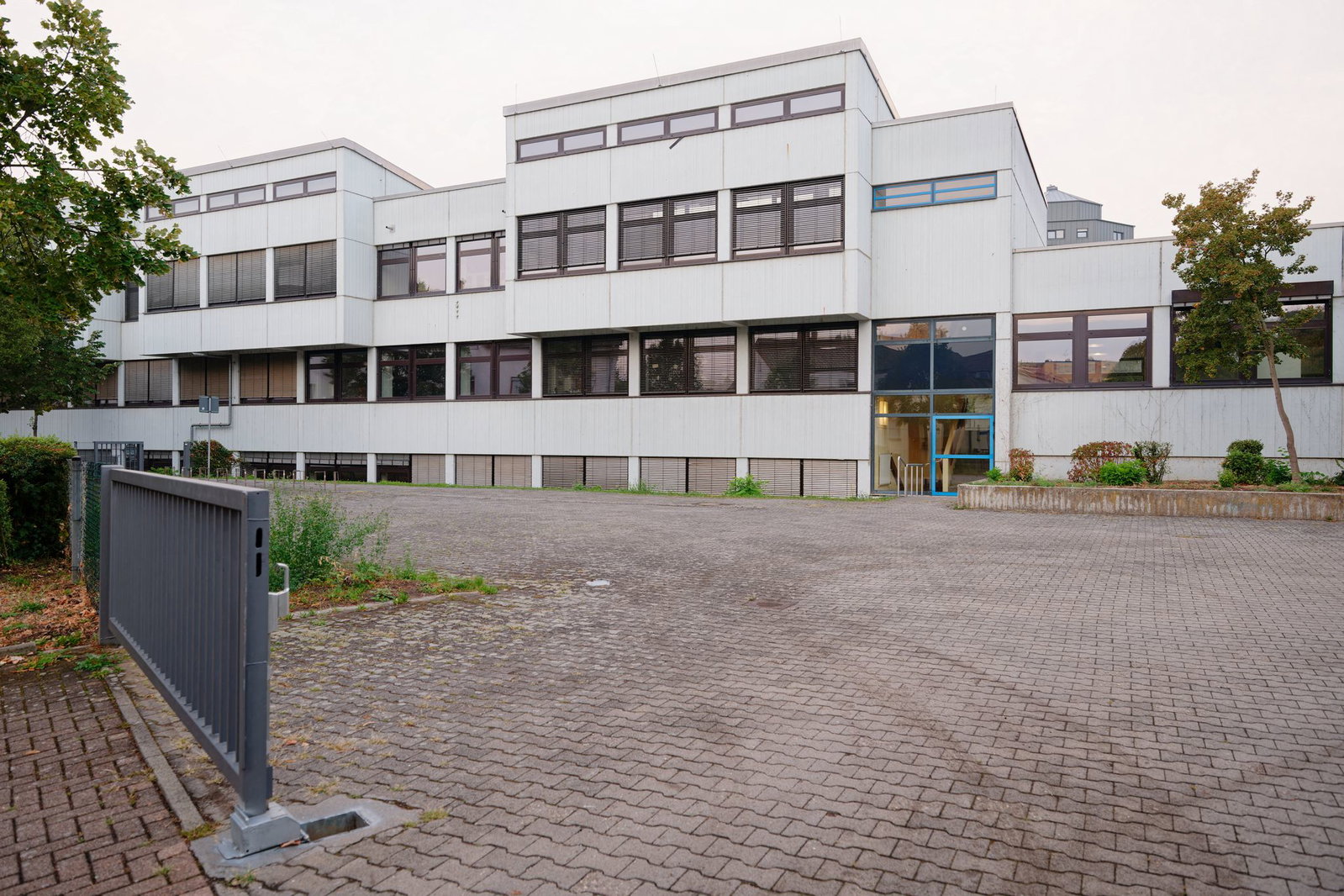 «Wir stehen an der Seite der Schule», versichert Bildungsministerin Ute Eiling-Hütig (CDU). (Archivbild)