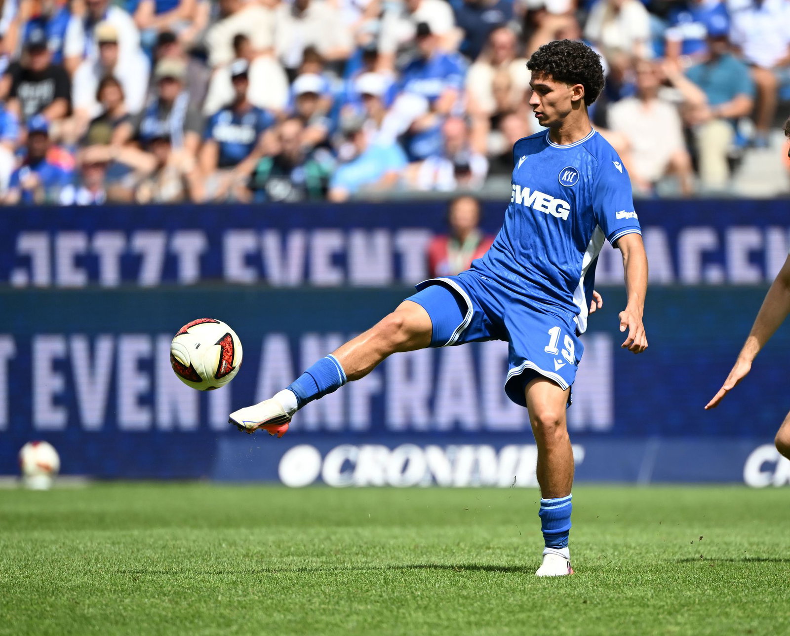 Louey Ben Farhat unterschrieb beim SC Freiburg, bleibt als Leihgabe aber vorerst weiter beim Karlsruher SC. (Archivbild)