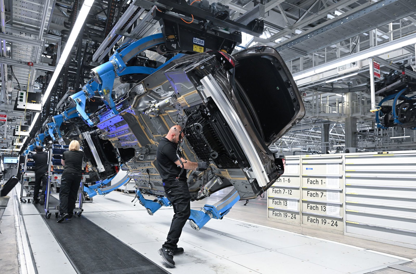 Mercedes-Benz: «Für das gleiche Geld mehr arbeiten.» (Symbolbild) 