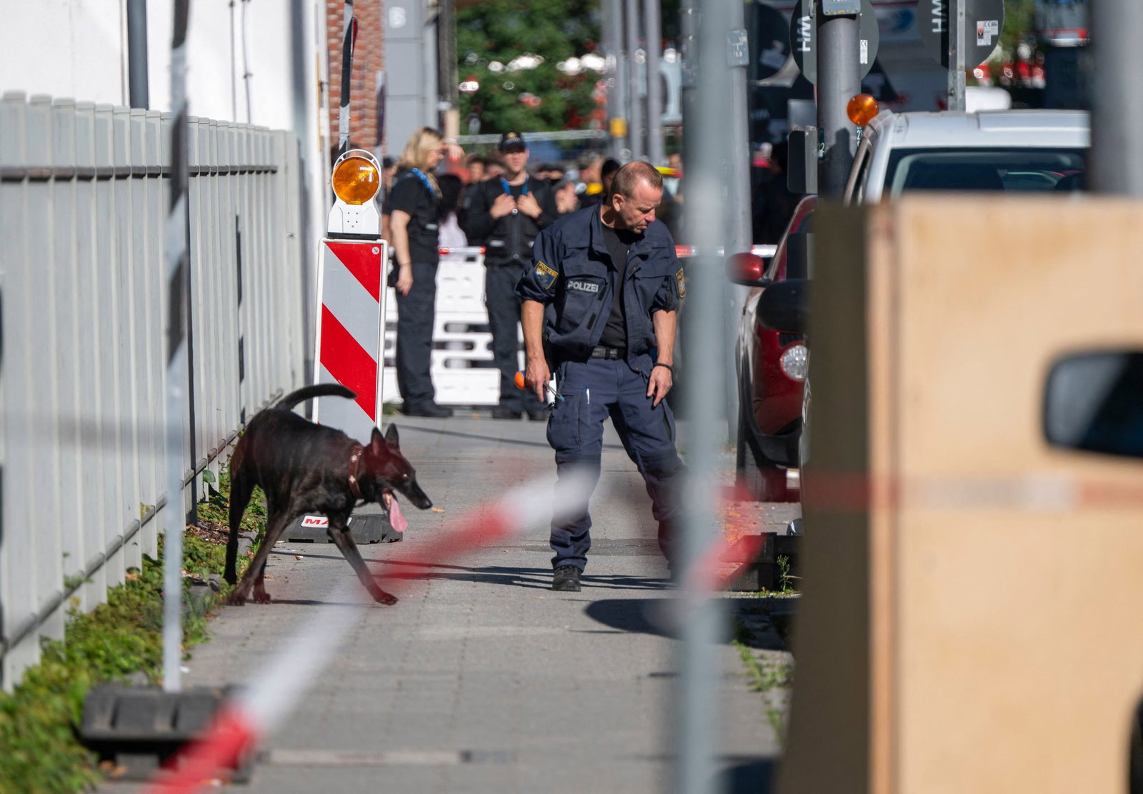 Ein Spürhund war im Einsatz.