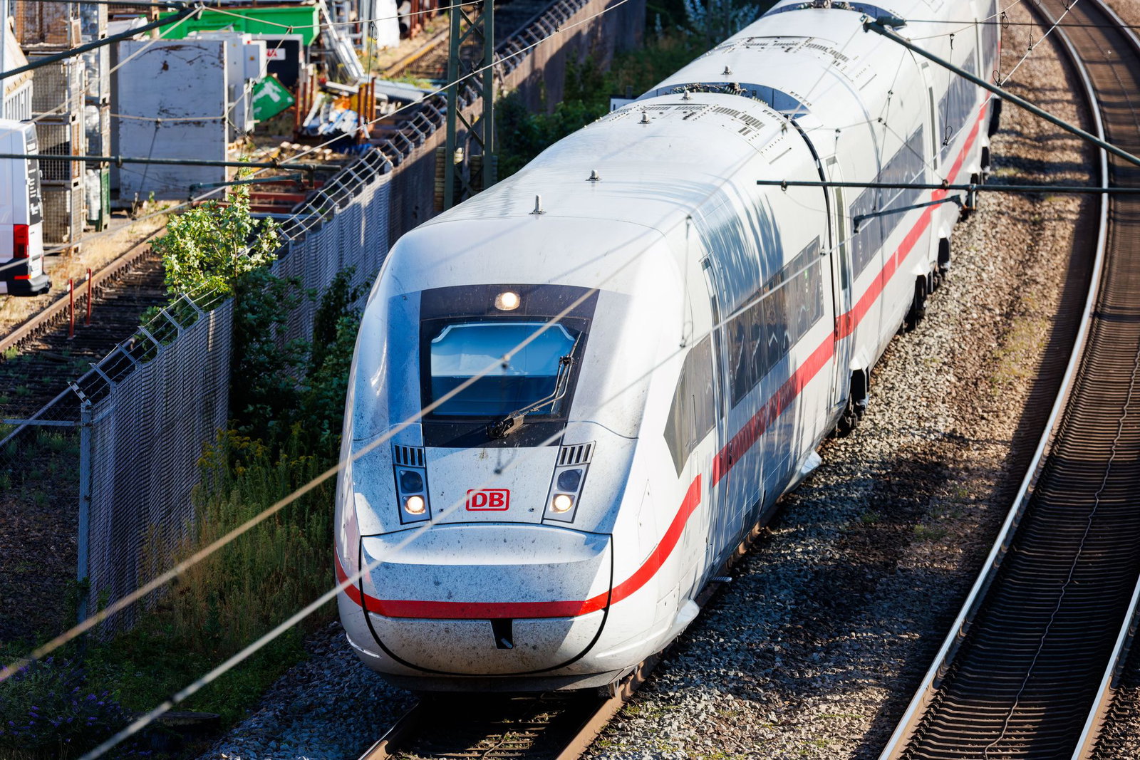 Die Sperrung betrifft auch den Fernverkehr. (Symbolbild)