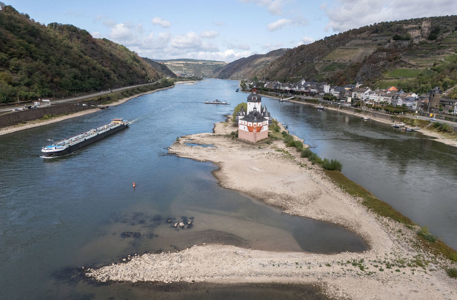 Der «Pegel Kaub» gilt für die Schifffahrt als kritischer Punkt bei der Frage nach einer durchgehenden Passierbarkeit des Flusses. (Archivbild)