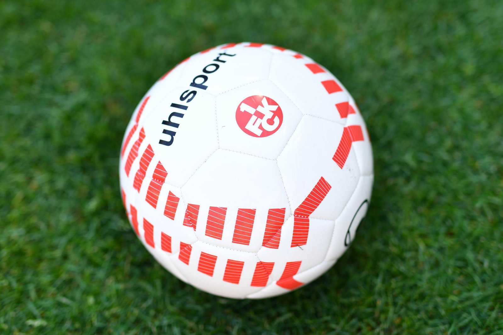 Der Sportartikelhersteller Uhlsport gehört bald einem schwedischen Konzern. (Archivbild)