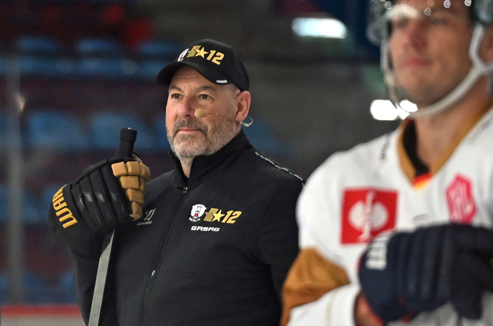 Der neue Cheftrainer Éric Dubois soll die Erfolgsserie der Eisbären Berlin fortsetzen.