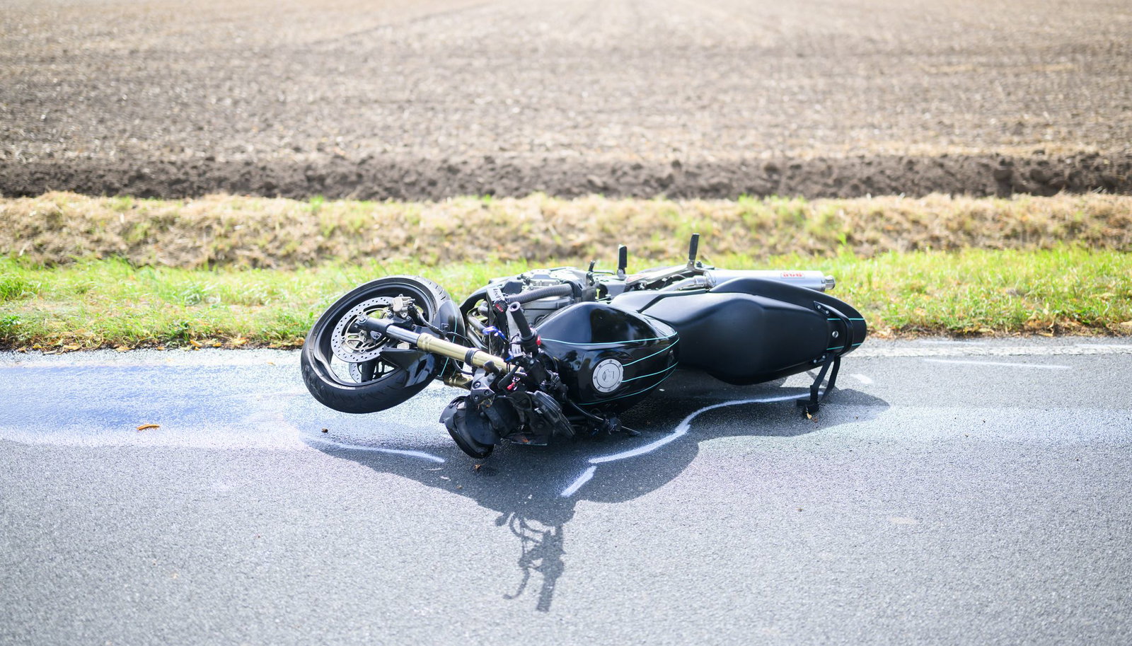 Das Motorrad musste abgeschleppt werden. (Symbolbild)