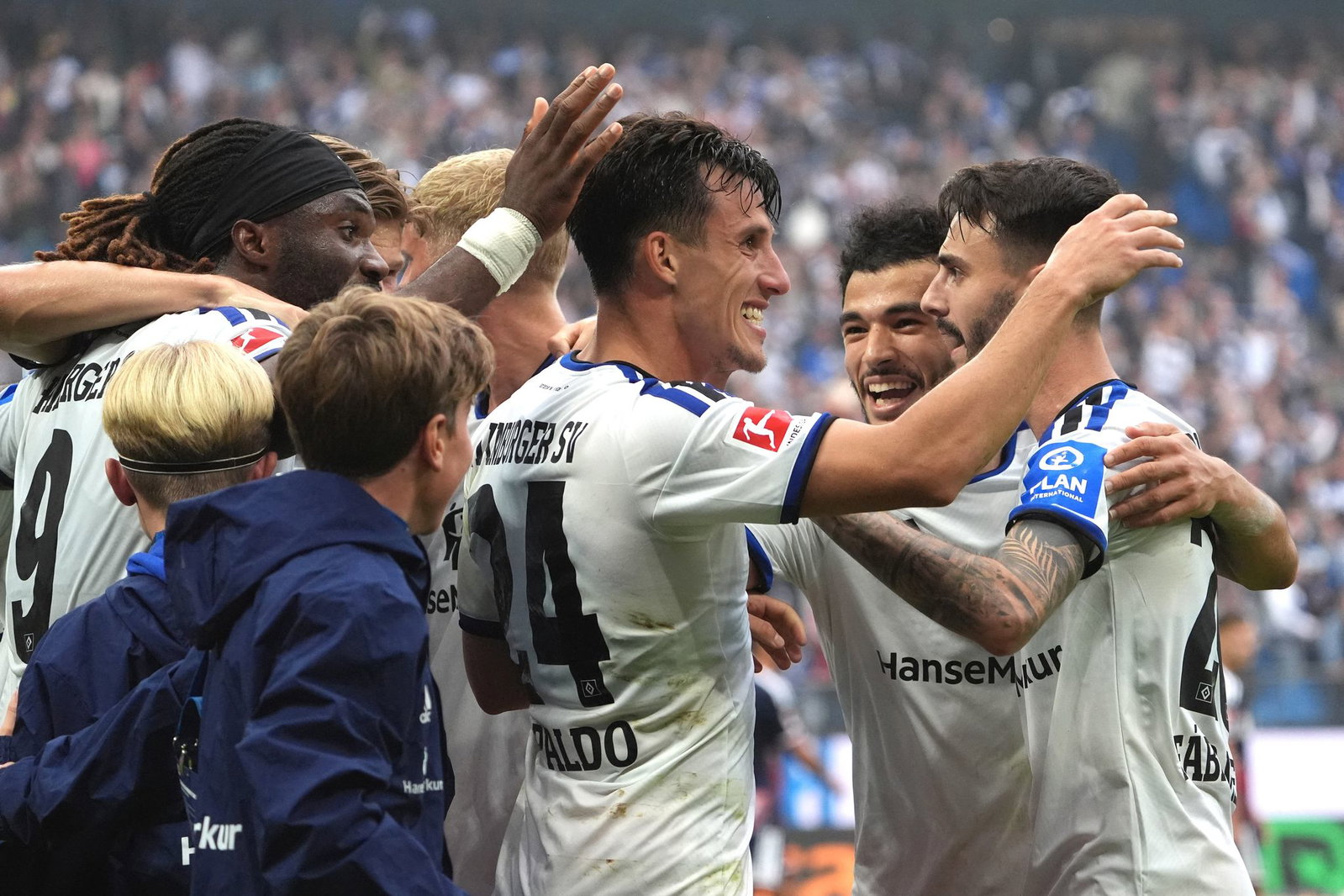 Der HSV durfte über den ersten Saisonsieg jubeln.