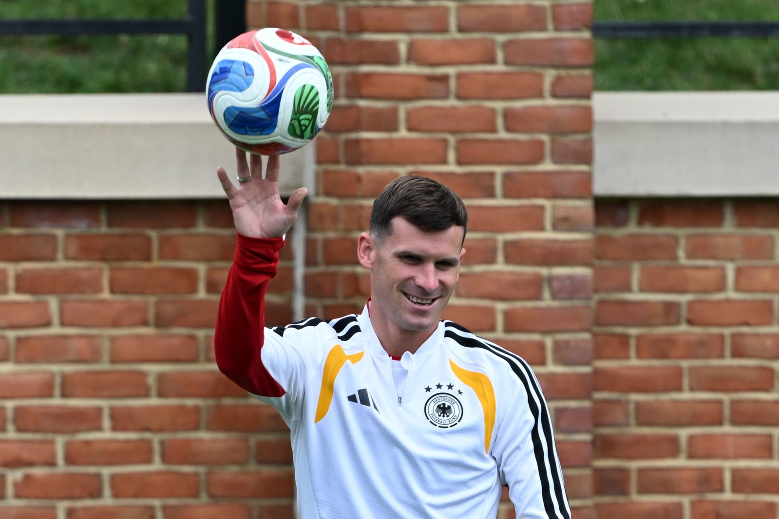 Pascal Groß wird das DFB-Trikot künftig nicht mehr tragen. (Archivbild) 