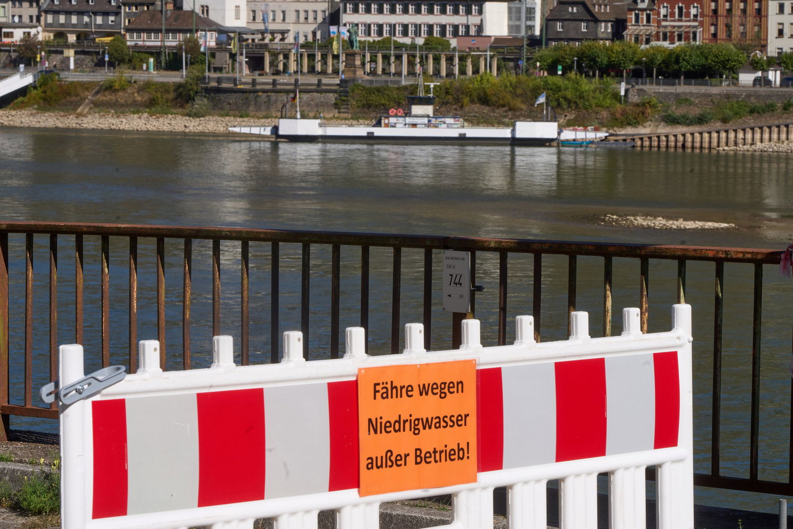 Für die Fähre Kaub ist der Pegelstand aktuell zu niedrig: Der Betrieb musste am Dienstagmittag eingestellt werden.