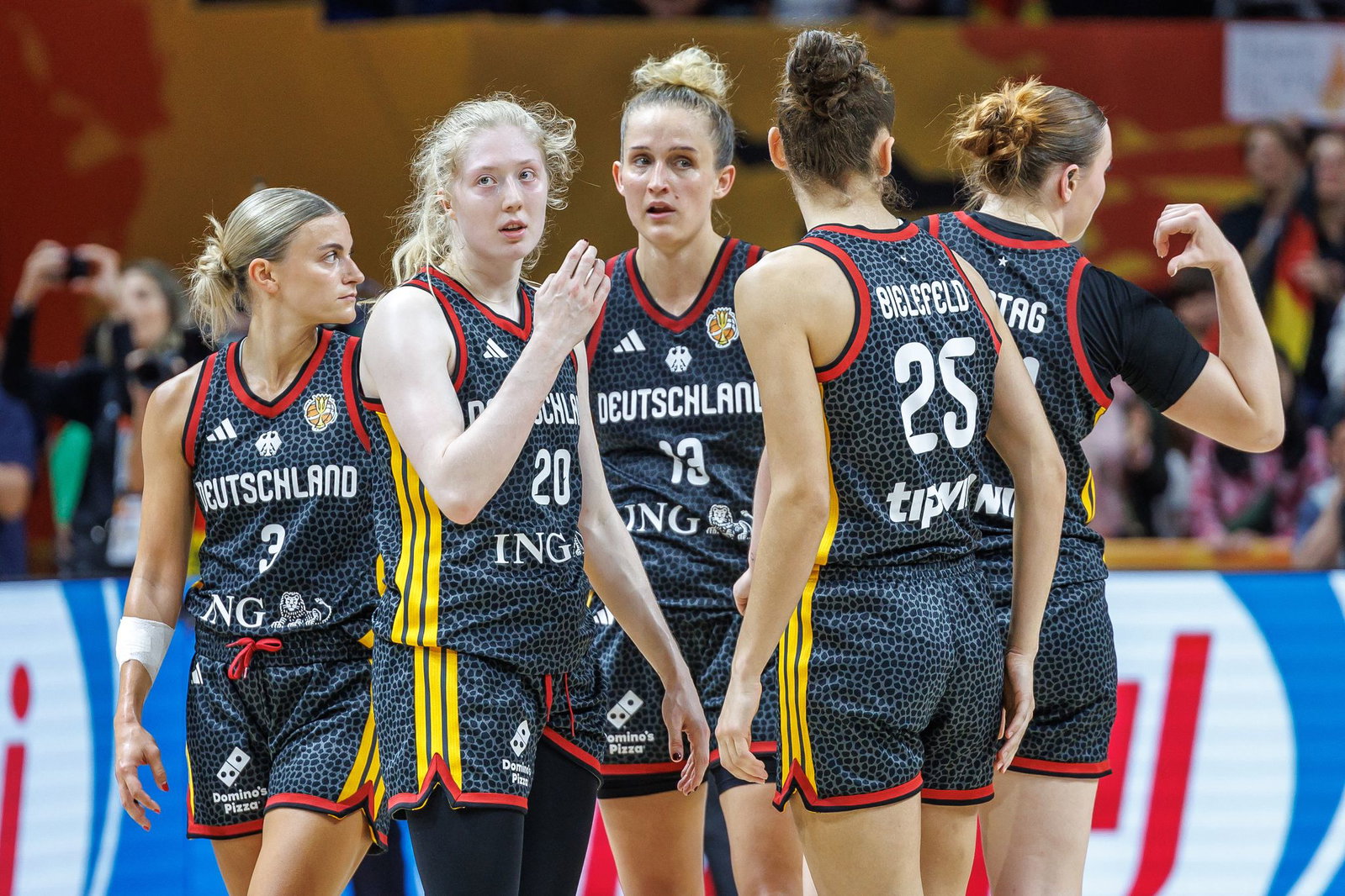 Die Basketballerinnen sind nach dem Bronze-Spiel ernüchtert.