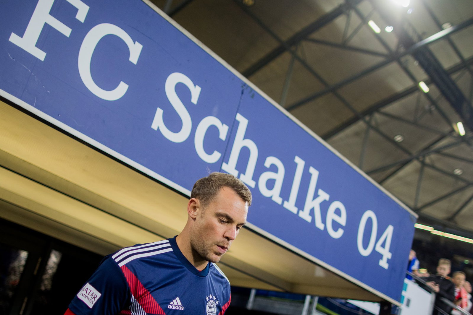 Ein letztes Mal Veltins-Arena? Manuel Neuer gastiert mit dem FC Bayern am Samstagabend in Gelsenkirchen. (Archivbild)  