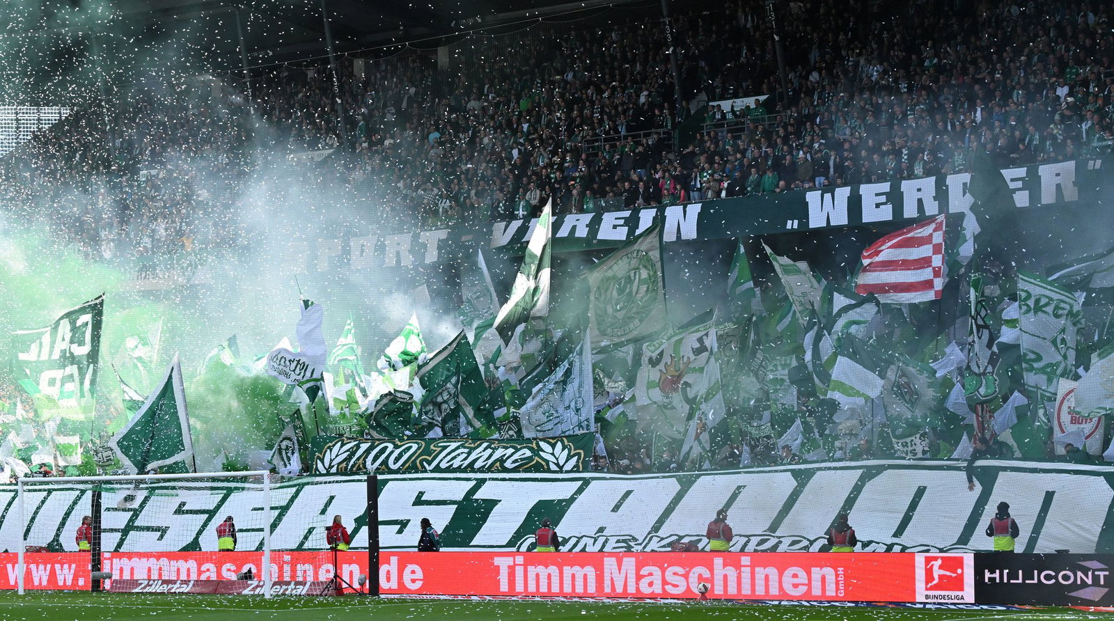 Beste Stimmung: Die Fans von Werder Bremen vor dem 2:2 gegen den SC Paderborn.