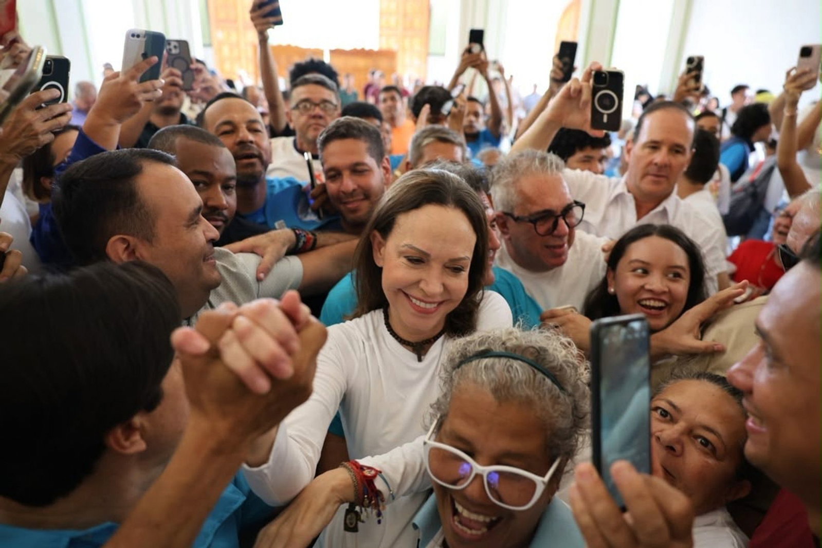 María Corina Machado wurde 2025 für ihren Einsatz für ein demokratisches Venezuela mit dem Friedensnobelpreis ausgezeichnet.