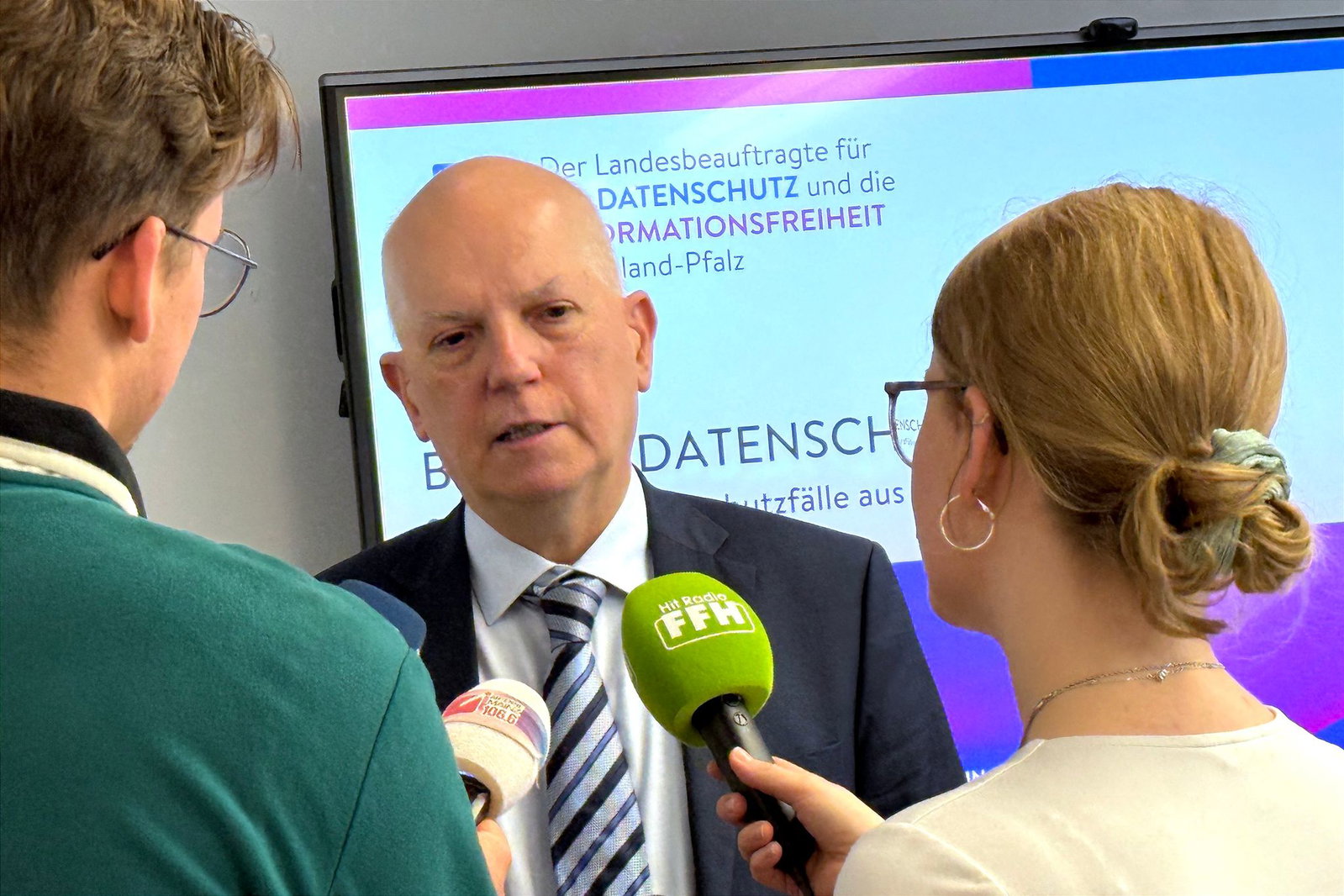 Der Landesbeauftragte Dieter Kugelmann präsentiert besondere Beschwerden. 