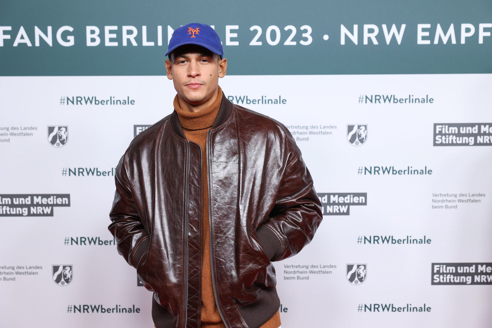 Der deutsche Schauspieler Emilio Sakraya landet eine begehrte Serien-Rolle. (Archivbild)