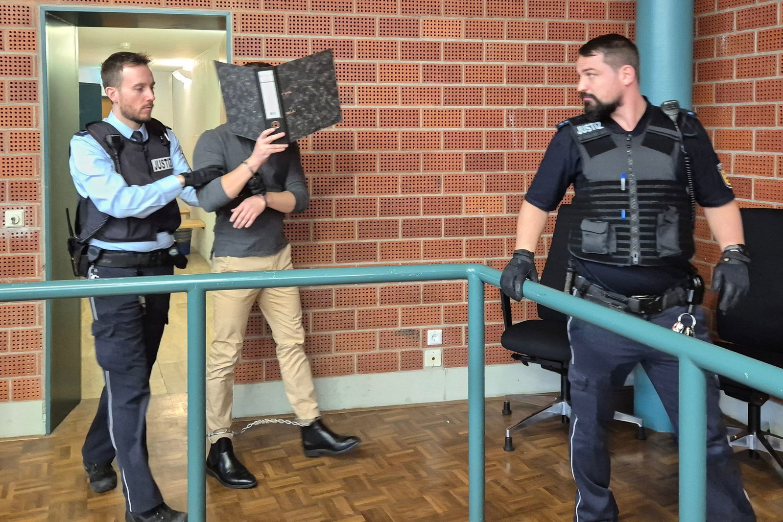 Der Prozess gegen einen falschen Arzt hat in Konstanz begonnen. 
