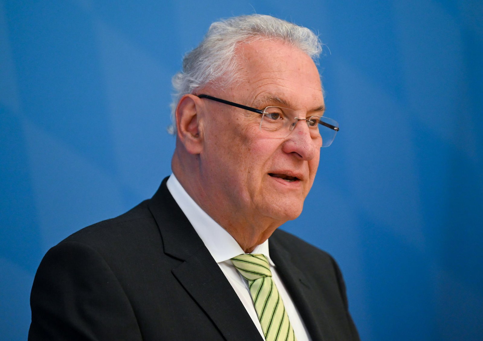 Bayerns Innenminister Joachim Herrmann (CSU) ist aktuell Sprecher der sogenannten B-Länder. (Archivbild)