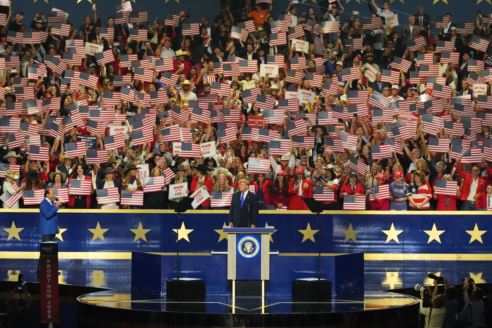 Beim Republikaner-Parteitag in Dallas betonte Trump gleich mehrfach: Bei den Midterms soll es um ihn gehen. (Archivbild)