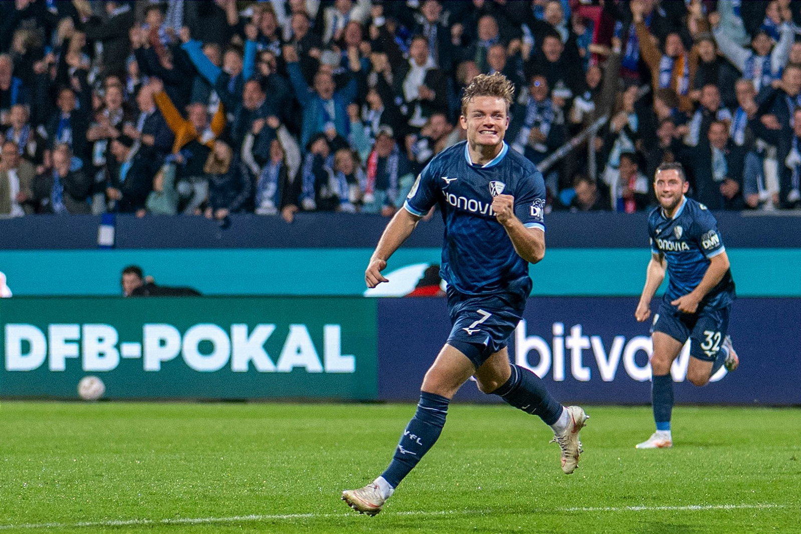 Christian Rasmussen jubelt über seinen Treffer zum 1:0.