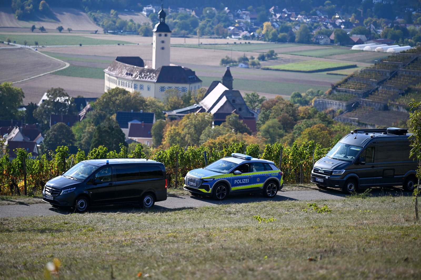 Polizei und Experten haben die Ermittlungen aufgenommen. 