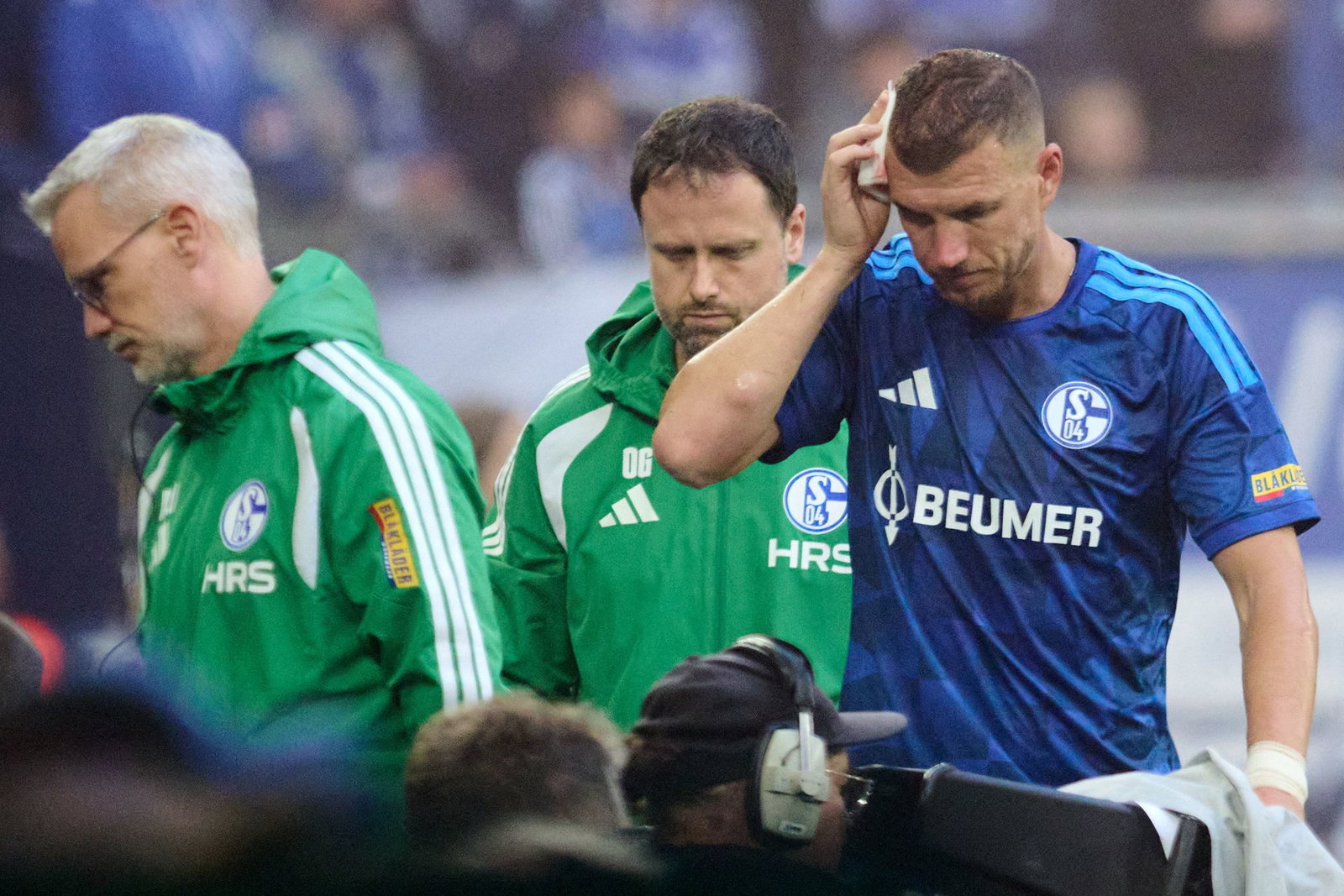 Gebrauchter Tag für Edin Dzeko und Schalke 04. 