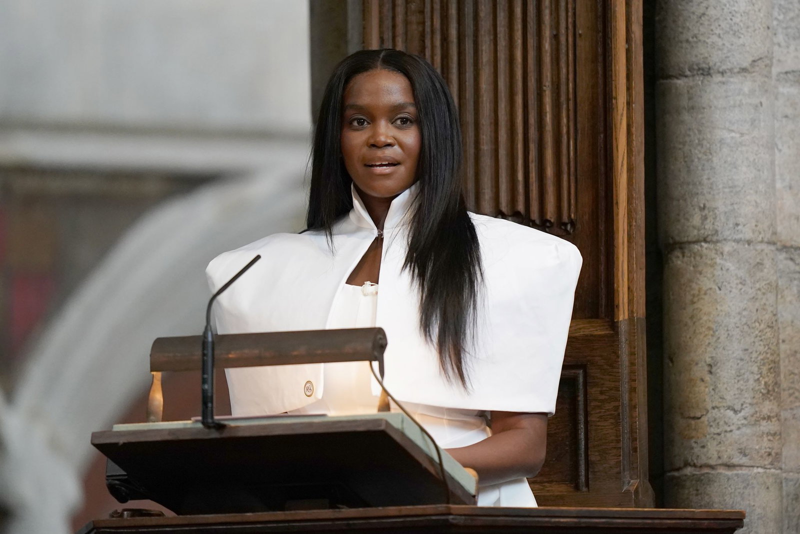 Oti Mabuse nimmt gemeinsam mit ihrer Schwester Motsi an dem Doku-Format teil. (Archivbild)