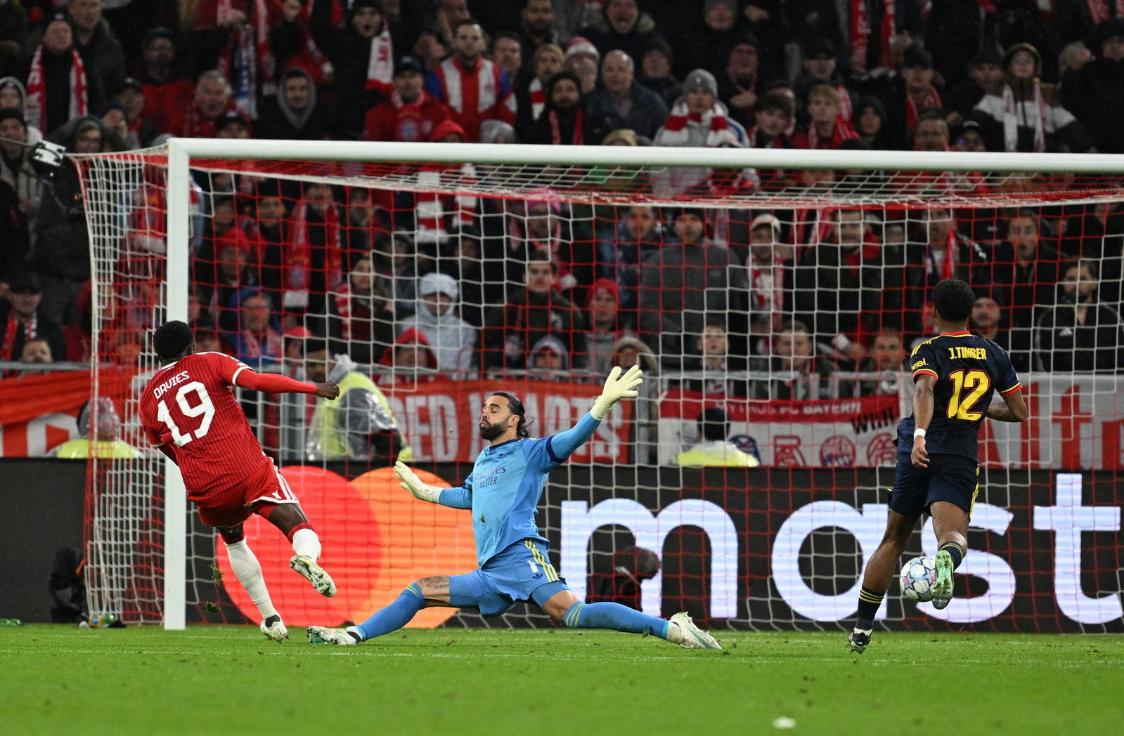 Alphonso Davies traf zum Bayern-Ausgleich.