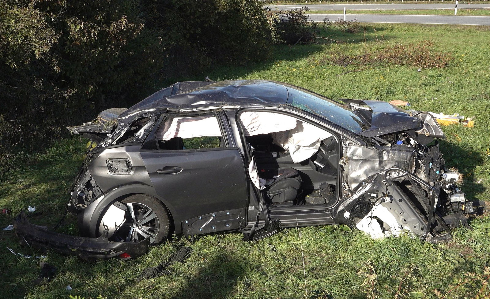 Zwei Menschen kamen bei dem schweren Unfall ums Leben. 