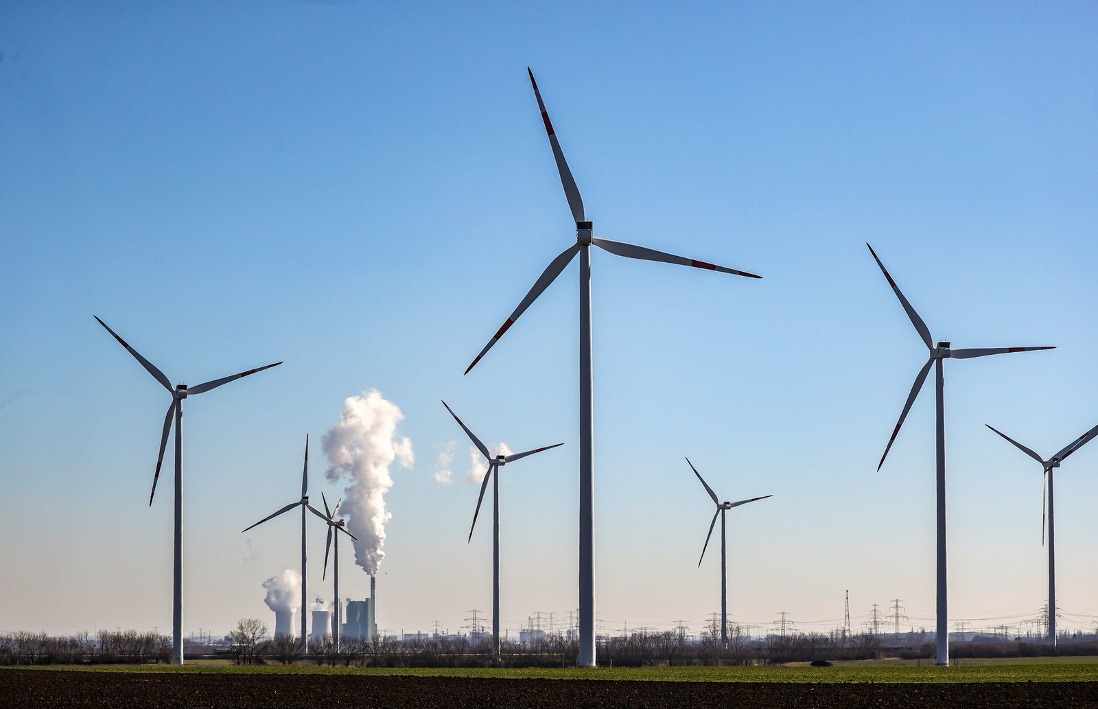 Um seine Klimaziele zu erreichen, muss Deutschland nach einer Studie noch viel Geld ausgeben (Archivbild).