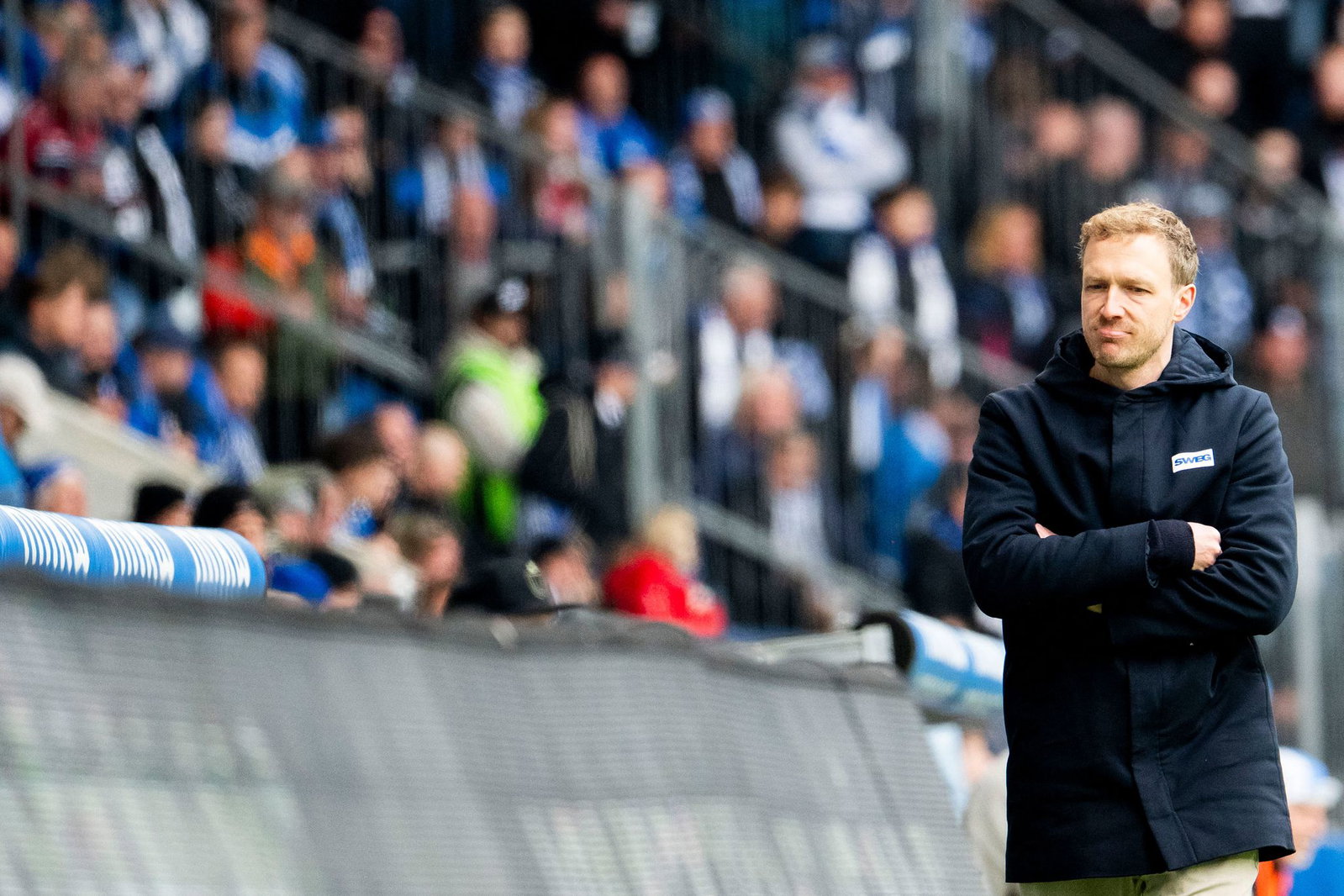 Frustriert an der Seitenlinie: KSC-Coach Maximilian Senft.