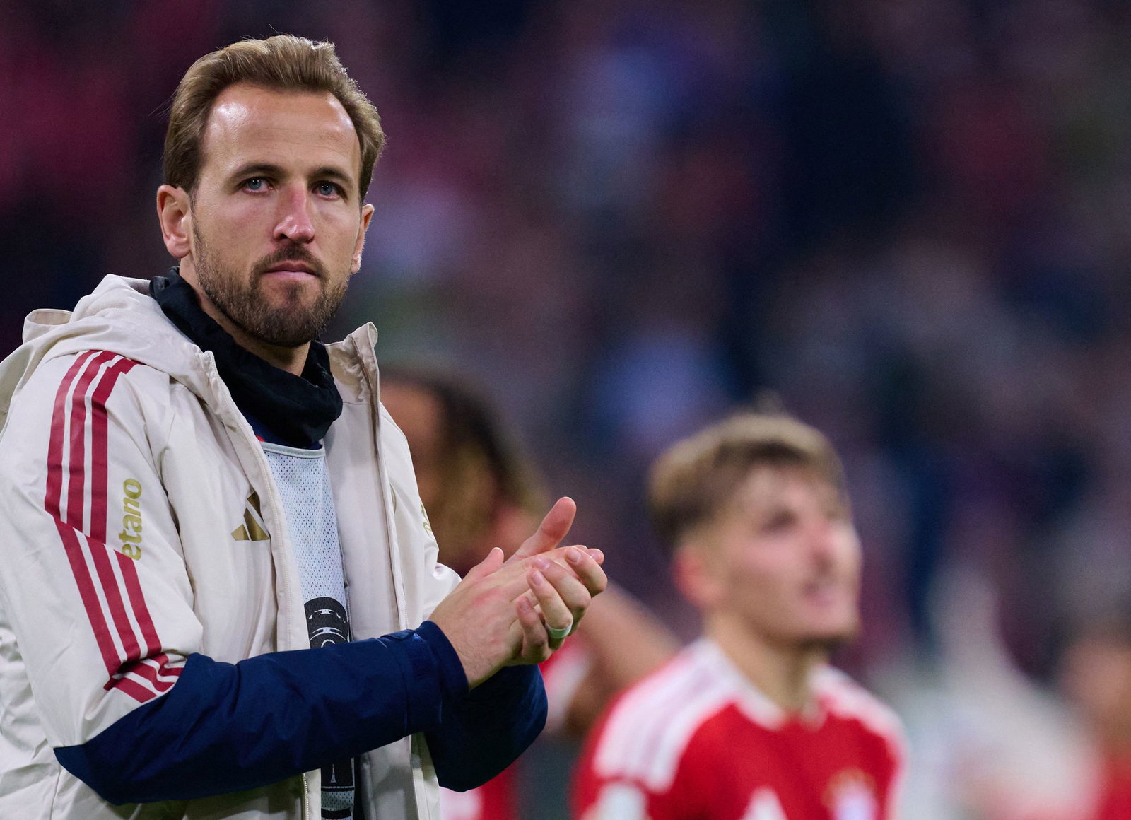 Harry Kane klatscht nach dem 6:1 gegen Magdeburg.