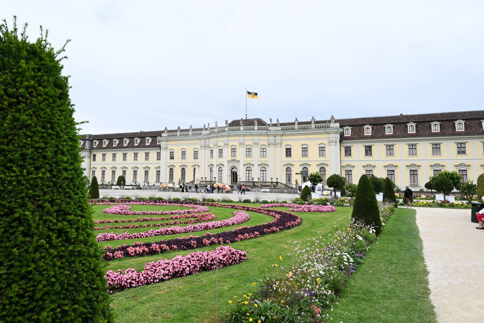 Nach Angaben der Staatlichen Schlösser ist das Schloss Ludwigsburg eines der größten im Original erhaltenen barocken Bauwerke in Europa.