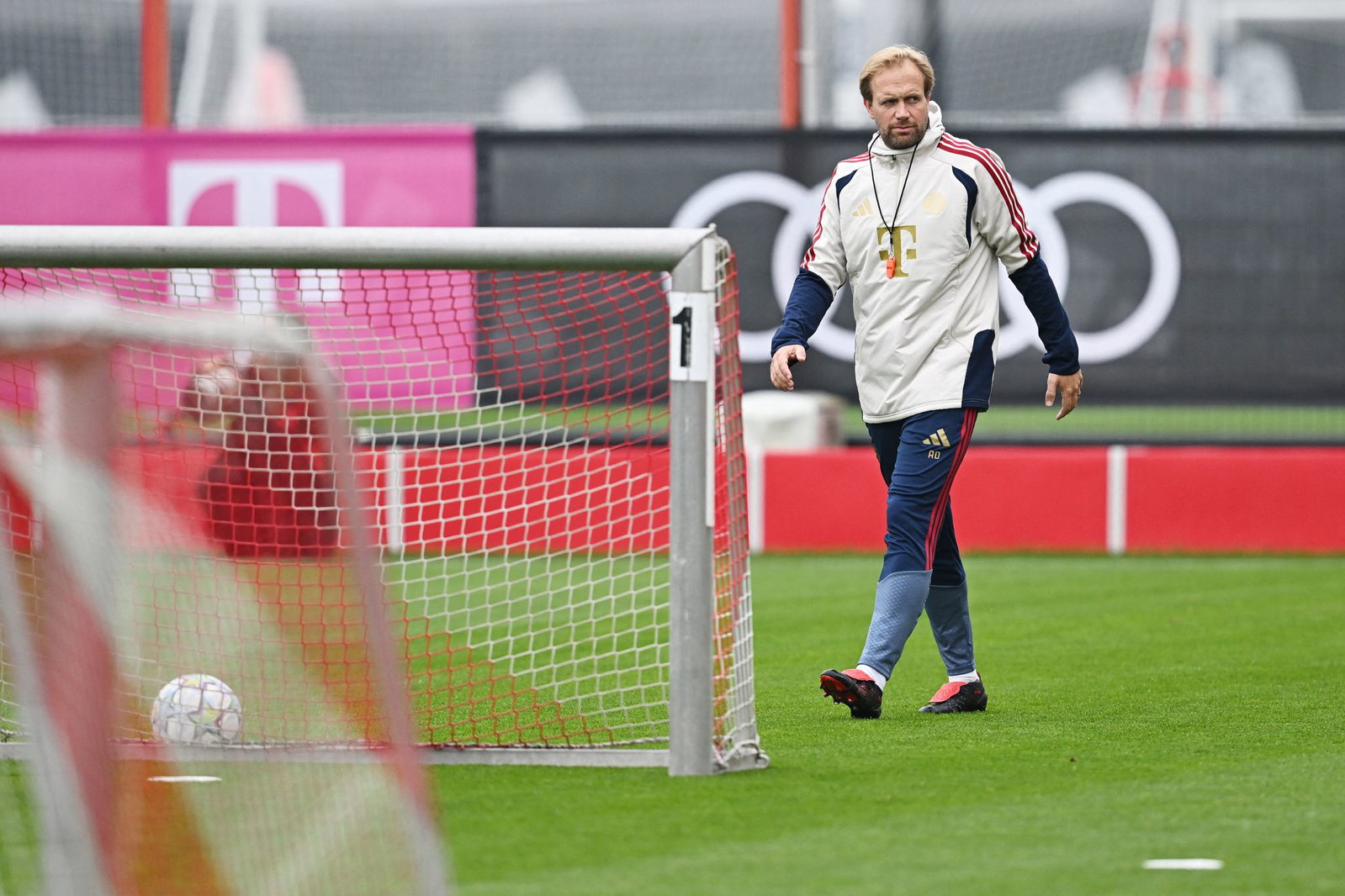 Aaron Danks als Chef in Aktion beim Abschlusstraining.