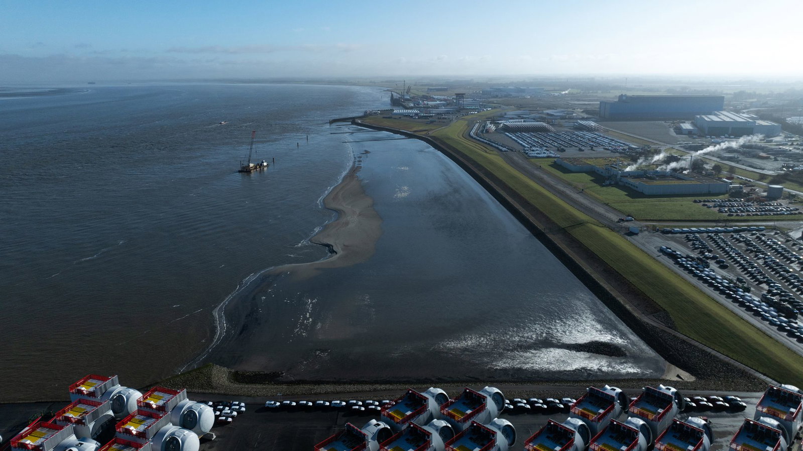 Cuxhaven könnte im Ernstfall als Ausweichhafen fungieren. (Archivfoto)