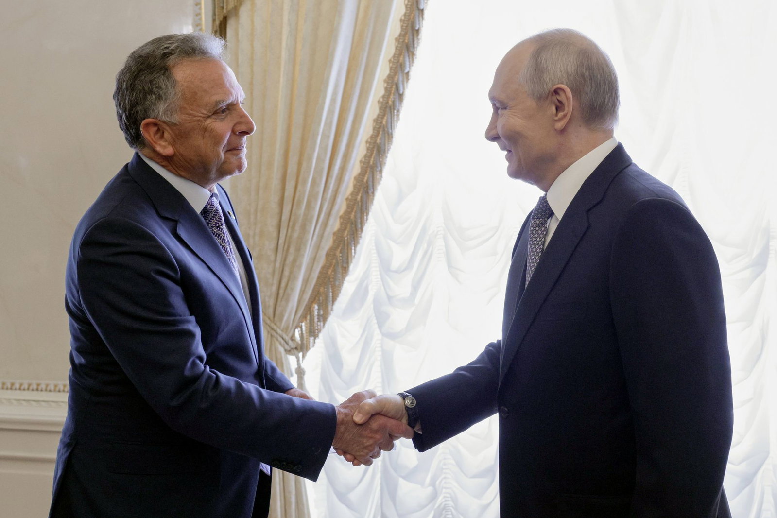 Der US-Unterhändler Steve Witkoff dankt bei einem neuen Besuch in St. Petersburg Kremlchef Wladimir Putin für die Freilassung eines Amerikaners.