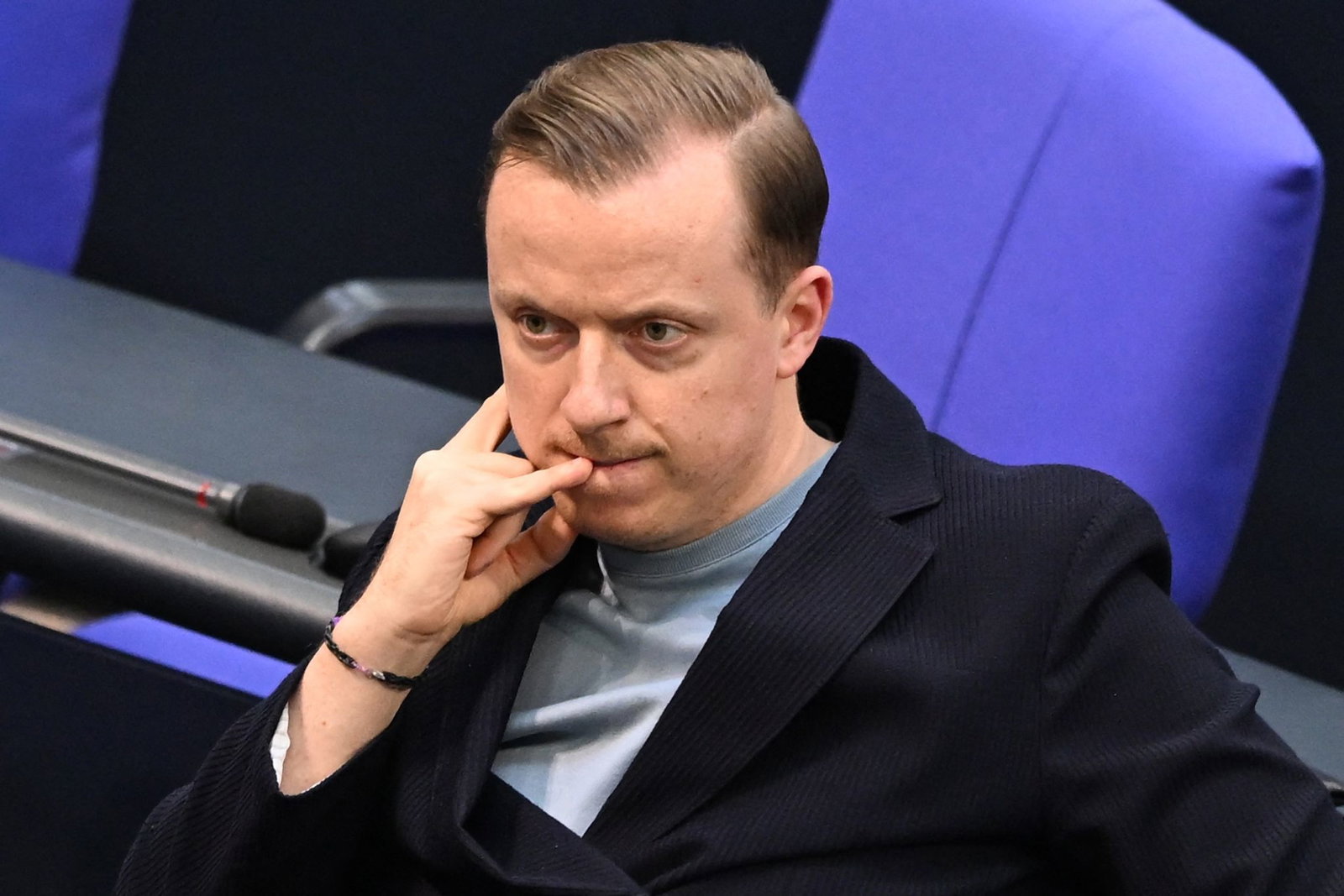 Gegen Ahmetovic werde wegen des Tatvorwurfs der Beihilfe zu wettbewerbsbeschränkenden Absprachen bei Ausschreibungen in Tateinheit mit Verletzung von Geschäftsgeheimnissen ermittelt. (Archivbild)