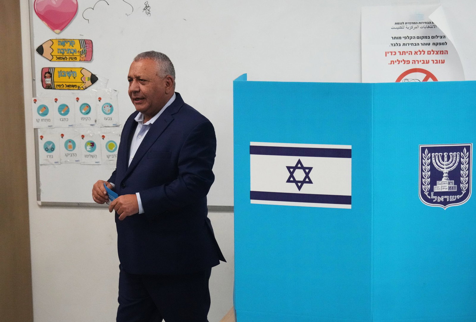 Ex-Militärchef Gadi Eisenkot bei der Stimmabgabe. 
