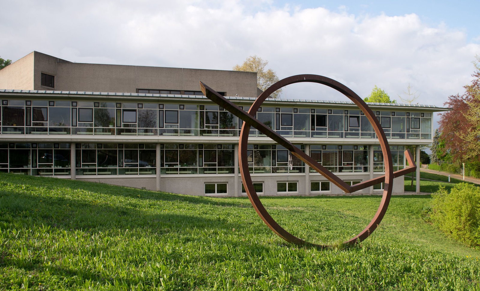Das Deutsche Literaturarchiv Marbach übernimmt das Redaktionsarchiv des feministischen Magazins „Emma“. (Archivbild) 