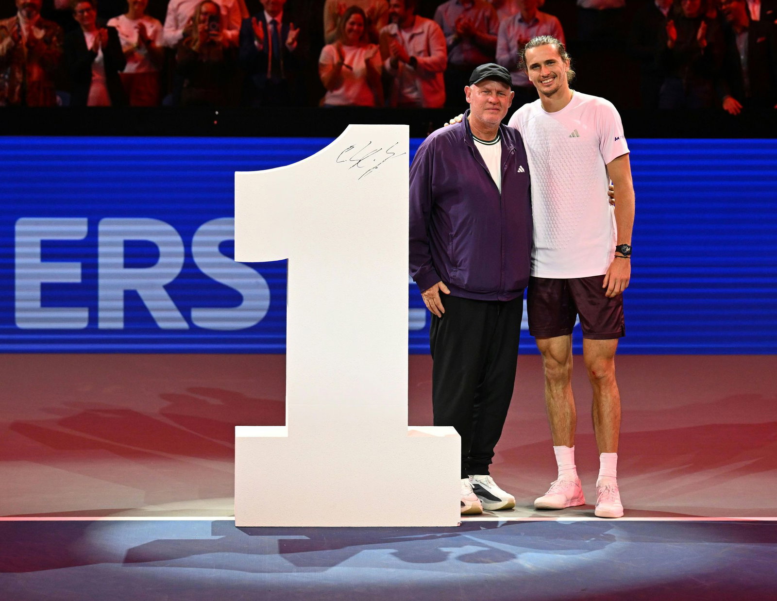 Zweimal Alexander und die Eins: Tennis-Champion Zverev mit seinem Vater.