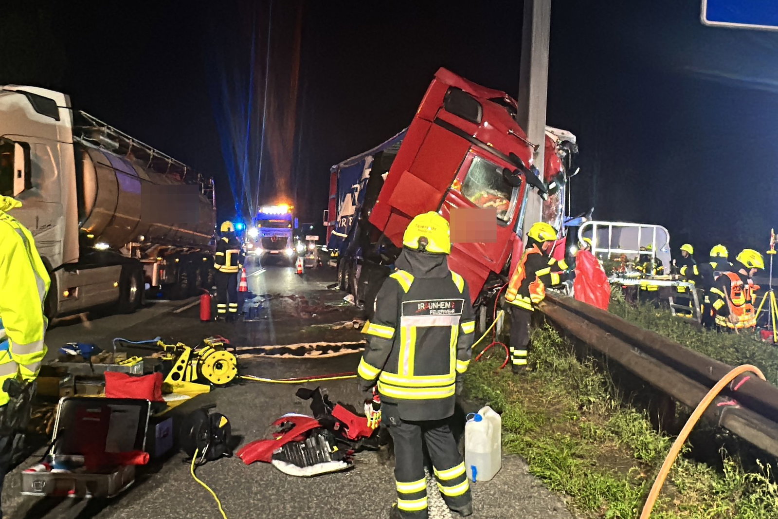 Gegen 02.35 Uhr kam es am Montagmorgen auf der A67 zu einem tödlichen Verkehrsunfall.