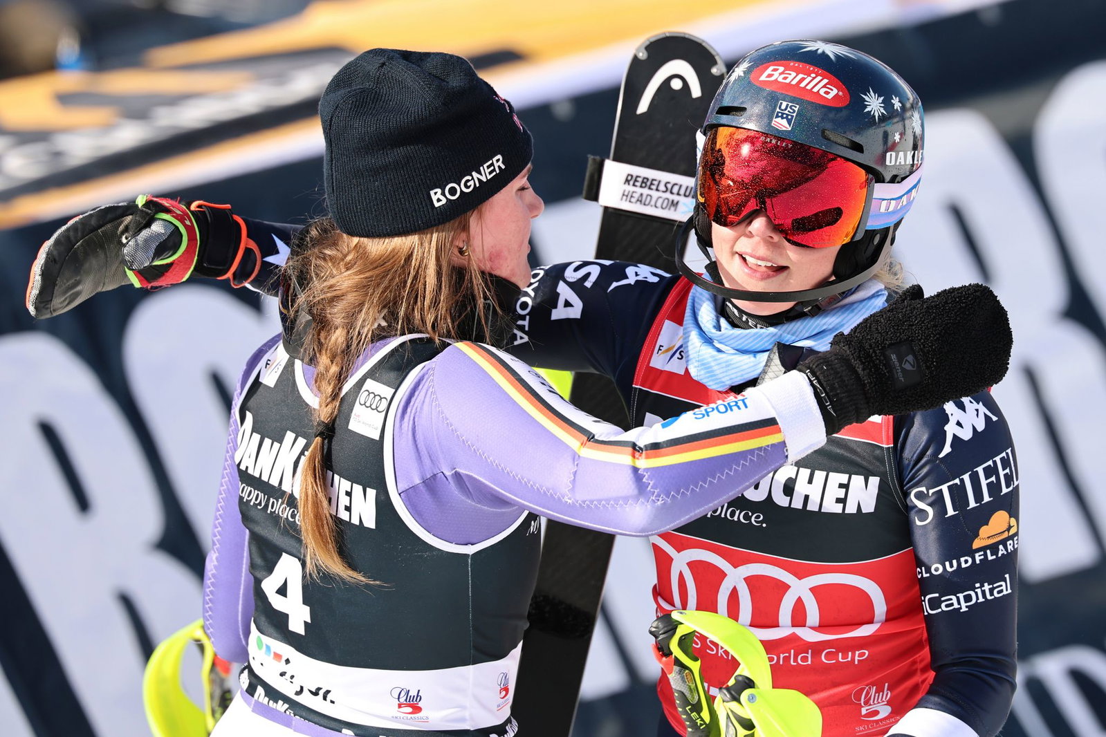 Herausforderin und Dominatorin: Emma Aicher (l.) mit Mikaela Shiffrin. (Archivbild)