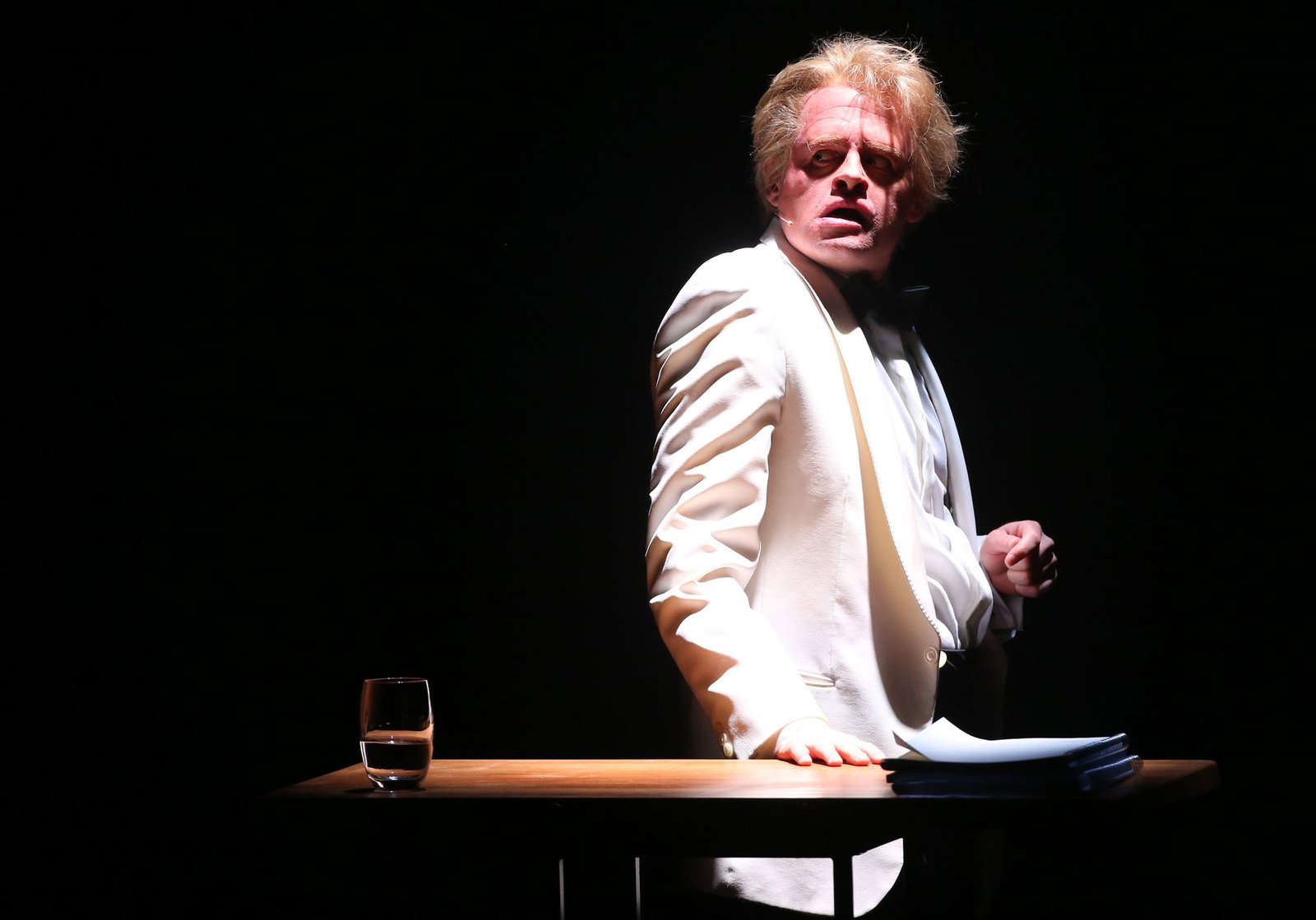 Komiker Max Giermann in seiner Paraderolle als Klaus Kinski. (Archivbild)